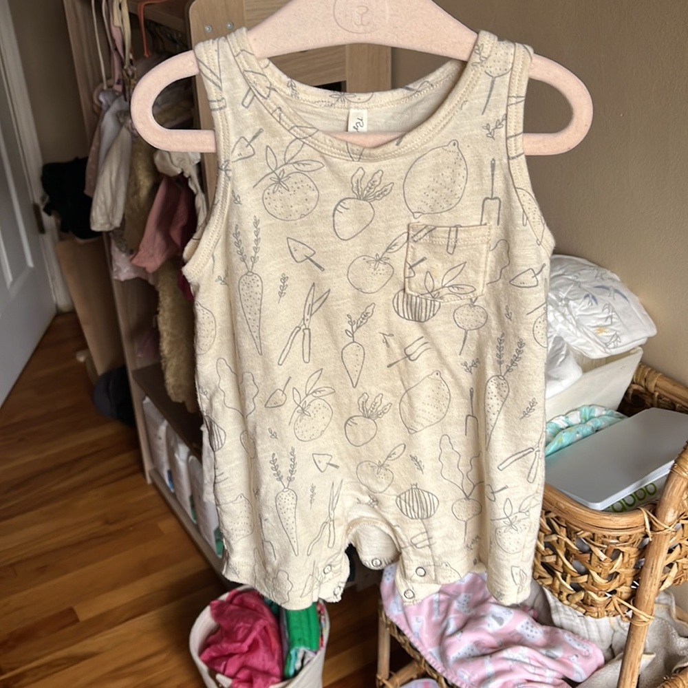 🚫GIFTED🚫 Vegetable Baby Romper - Picture 6 of 8